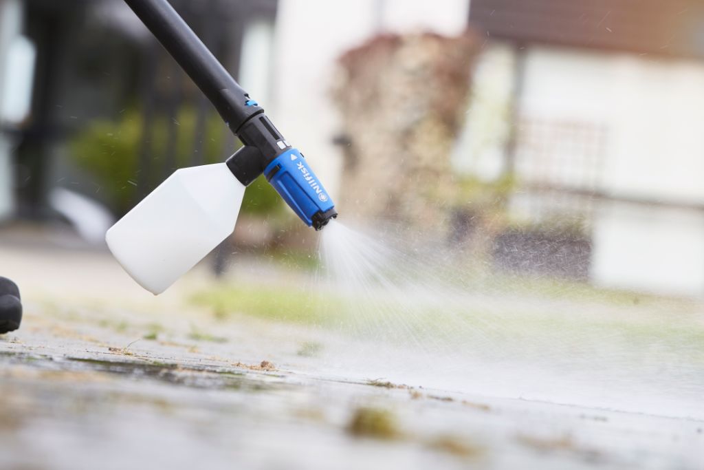 Super Foam Sprayer for Pressure Washers with Click & Clean Connection