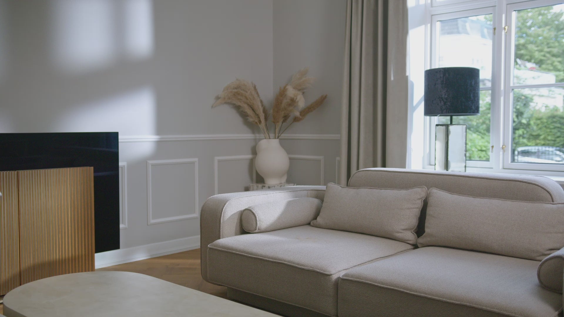 Cargar vídeo: Nilfisk_Sommershoot_2023_Allergy_Bed_brush_Draft3.mov