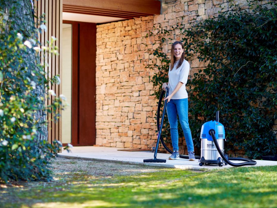 Sådan Renses Tilstoppede Afløb ved Brug af en Våd-/Tørsuger