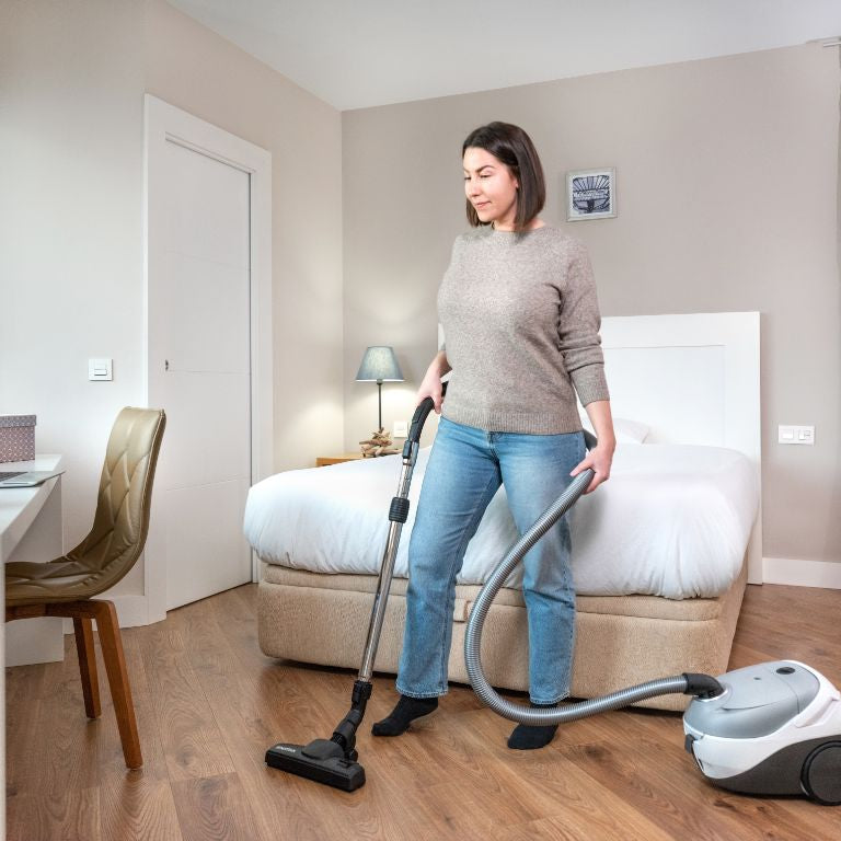 One Aspirateur Domestique, Gris clair, 750 W