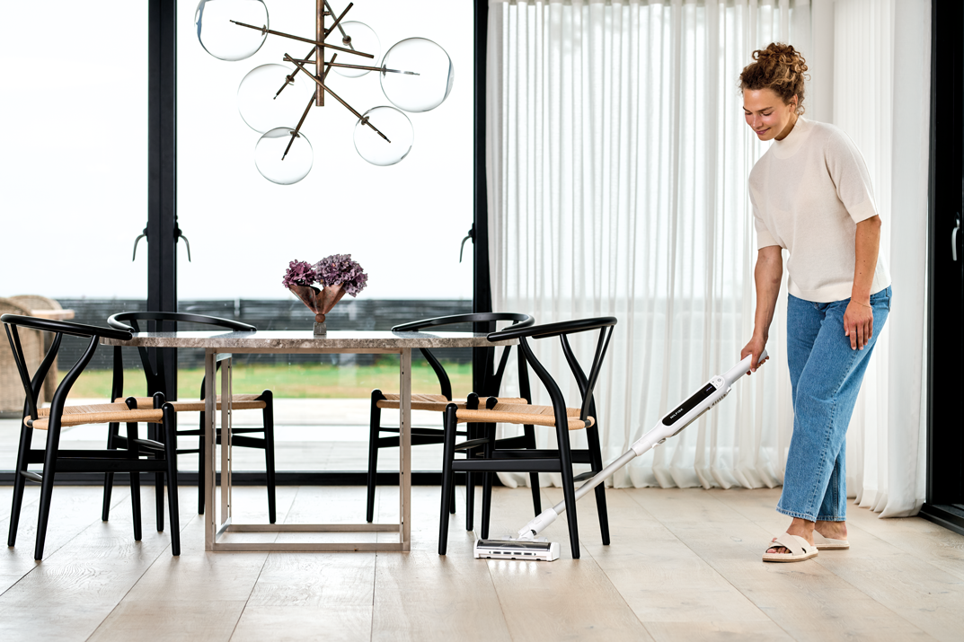 Aspiradora Escoba inalámbrica Move con base de carga 150 W