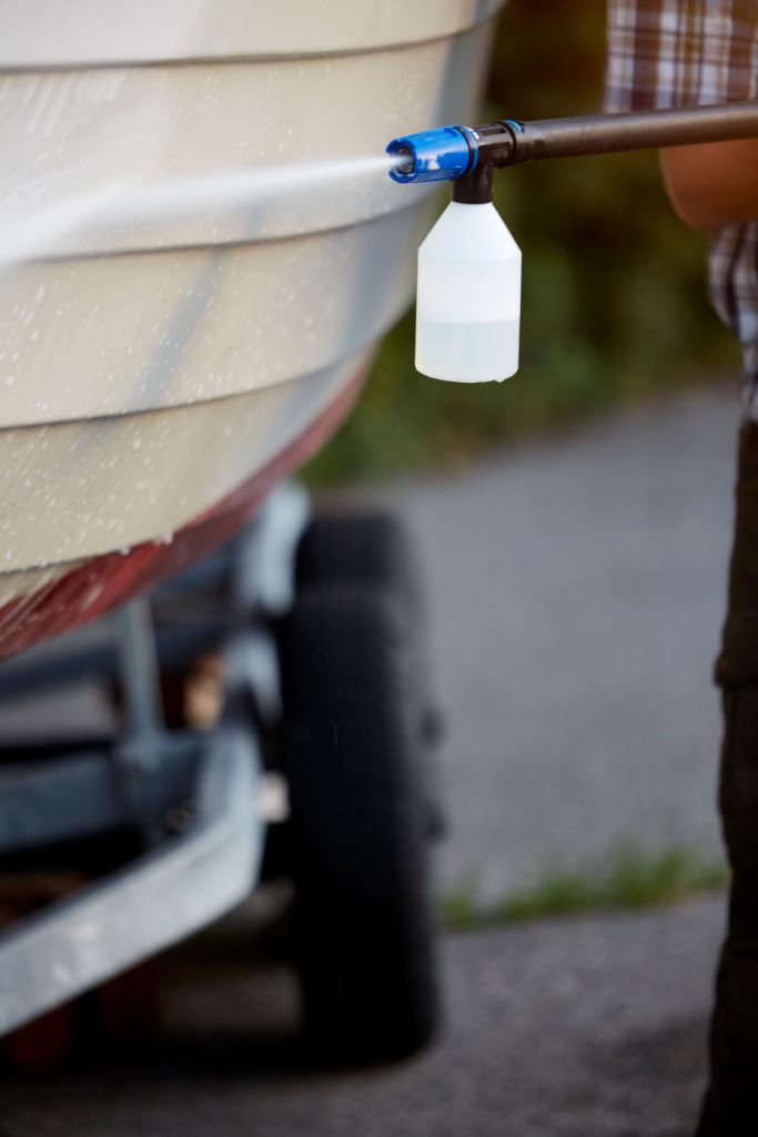 Asuntovaunujen ja veneiden pesuaine 2.5L / 1L