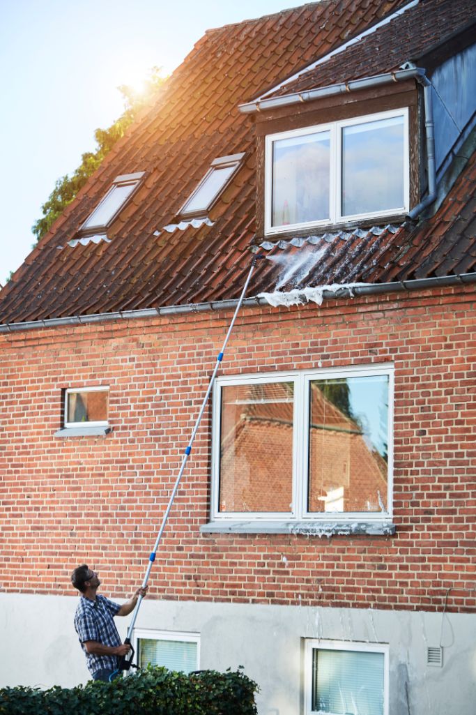 Roof cleaner for pressure washers